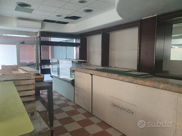 arredamento e elettrodomestici bar completo 