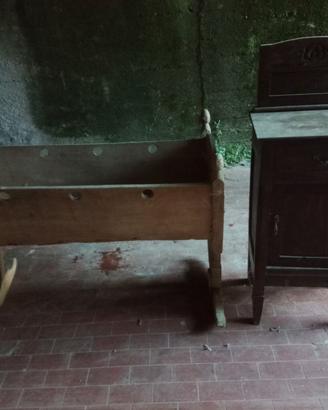 culla e comodino 