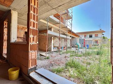 4 LOCALI A NOGAROLE ROCCA