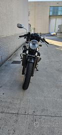 Moto Guzzi V7 custom café racer