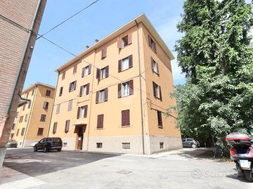 3 LOCALI A REGGIO NELL'EMILIA