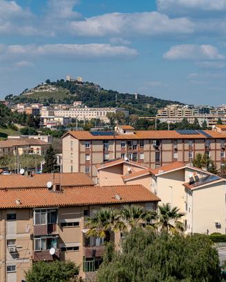 FONSARDA - Quadrivano al 6° piano da ristrutturare