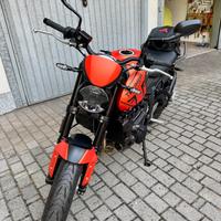 Moto triumph baja orange