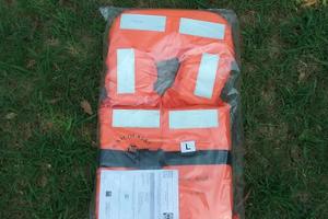 Quattro giubbotti di salvataggio