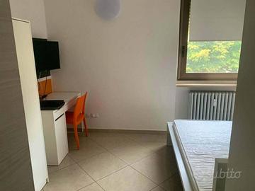 Stanza in appartamento di 150 m² a Verona