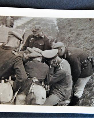 Fotografia epoca nazista con soldati del WEHRMACHT