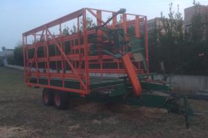 Carrellone carica balle automatico