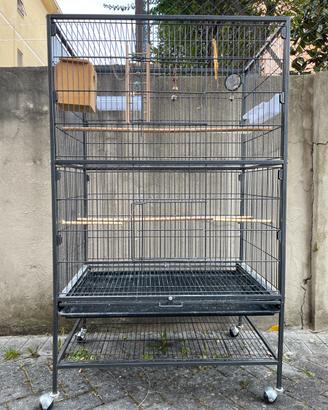 Gabbia (valiera) per uccelli e papagalli.