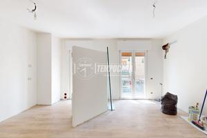 BILOCALE COMPLETAMENTE RISTRUTTURATO IN CENTRO A P