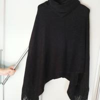 Poncho Mantella con frange Via Condotti.