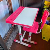 Scrivania  con sedia