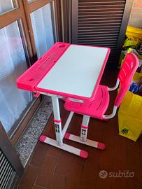 Scrivania  con sedia