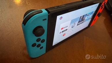 Nintendo Switch + Dock + Custodia – Perfetta