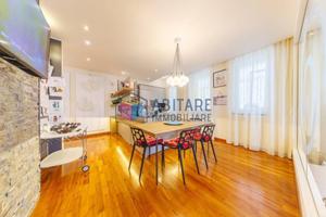 Attico / Mansarda di 162 m² con più di 5 locali a 