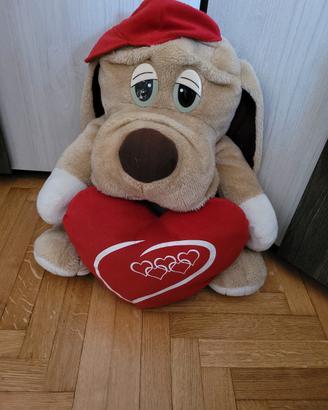 Cagnolino peluche con cuore