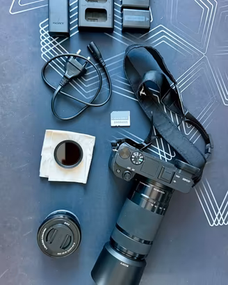 Sony Alpha 6400,obiettivi 16-50, 55-210 e accesori