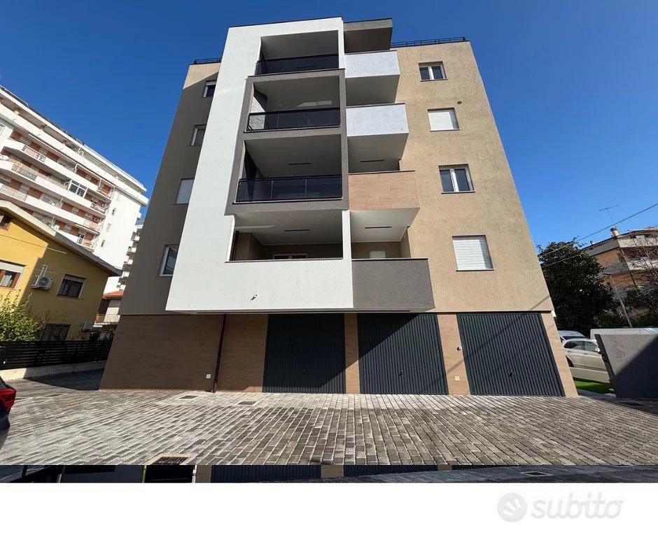 APPARTAMENTO PIU GARAGE E POSTO AUTO MONTESILVANO - Vista 2