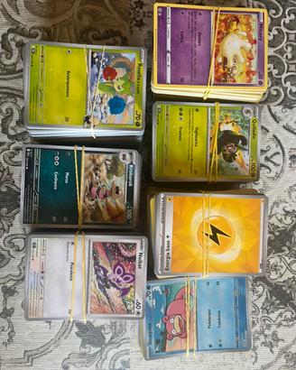 LOTTO CIRCA 2KG CARTE POKÉMON