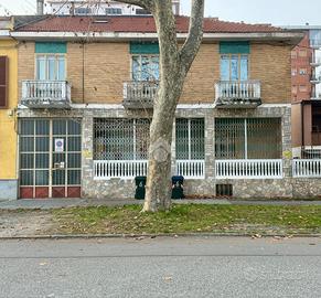 TRIFAMILIARE A TORINO