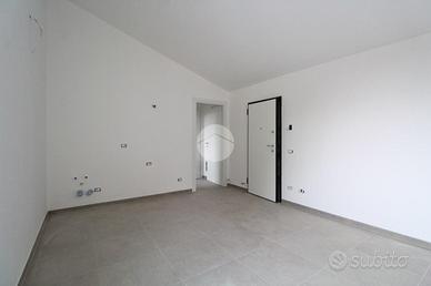 2 LOCALI A TRAVERSETOLO