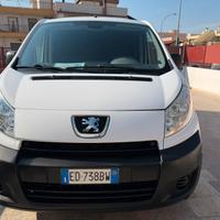 Peugeot expert 2.0 disel 120kw.