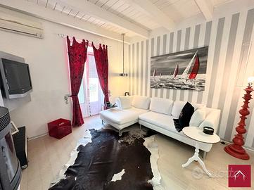 Palazzina trilocale in Vico Mariano Abignente n.18