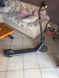 Monopattino Ninebot KickScooter E2