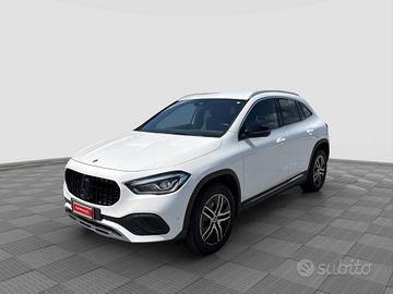 MERCEDES-BENZ CLA sse GLA GLA 180 d Automatic Sp