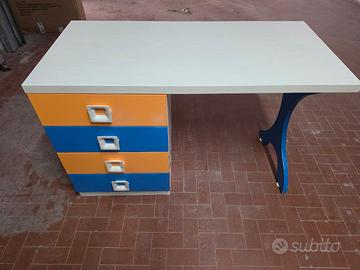 Scrivania con Sedia