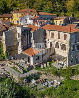 3 LOCALI A PRELÀ