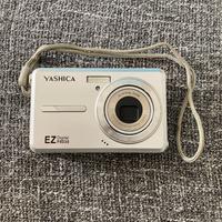 Fotocamera Yashica Digital F8035