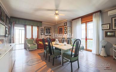 AMPIO APPARTAMENTO CON 3 CAMERE E TERRAZZO IN ZONA