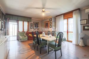 AMPIO APPARTAMENTO CON 3 CAMERE E TERRAZZO IN ZONA