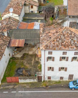 CASA DI CORTE A BADIA CALAVENA