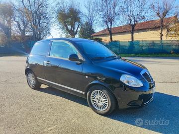 Lancia Ypsilon 1.4 Argento