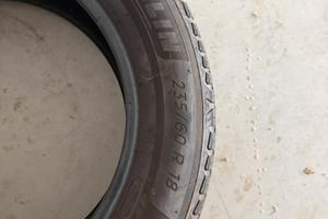 Gomme suv