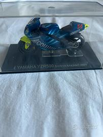 ModellinoYamaha YZR500 Shinya Nakano 2001