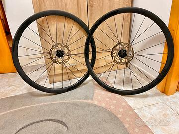 Ruote Bontrager Aeolus elite 35 tlr disc carbonio