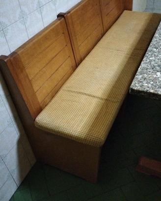 Panca rustica in legno con seduta imbottita