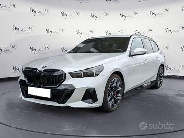 BMW Serie 5 530e xDrive M Sport Gancio Tetto ...