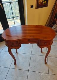 Tavolino scrittoio a fagiolo