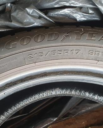 Gomme invernali Goodyear 215/55/17