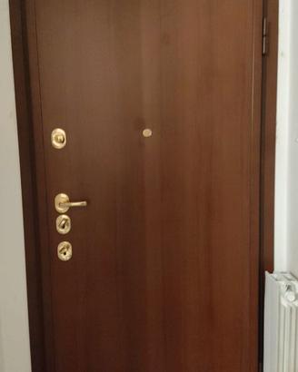 Porta blindata ancora imballata 