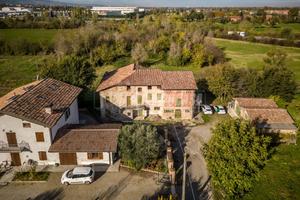 Porzione di Casa con ampio terreno