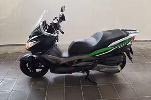 scooter Kawasaki j300
