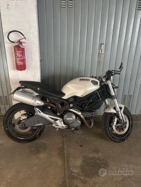 Ducati Monster 696