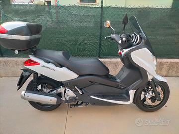 SCOOTER XMAX 250 IN PERFETTE CONDIZIONI 