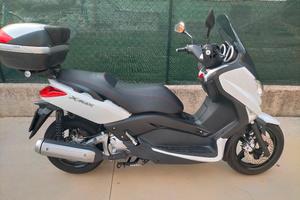 SCOOTER XMAX 250 IN PERFETTE CONDIZIONI 