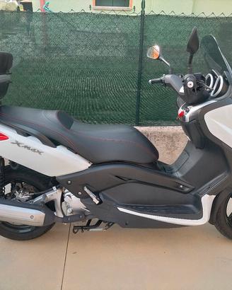SCOOTER XMAX 250 IN PERFETTE CONDIZIONI 