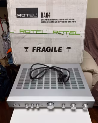 Rotel RA-04